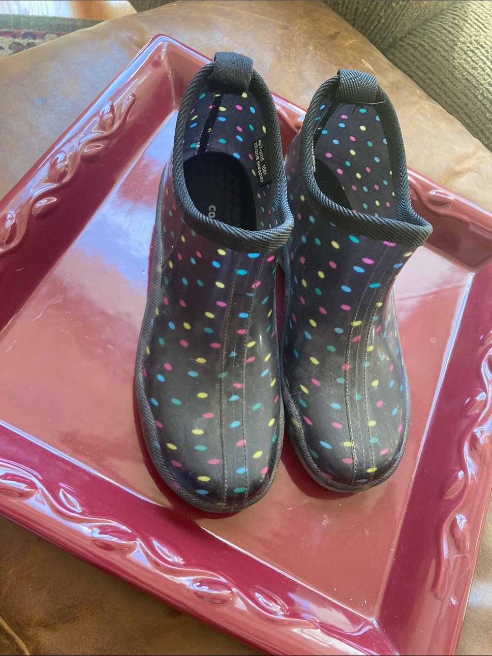 Rain Shoes.. size 8